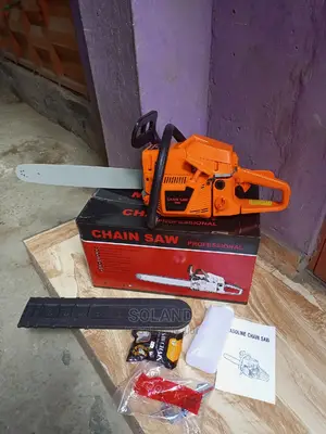 Powerful Chainsaw Machine