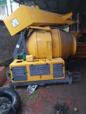 Self Loader Mixer Concrete Machine