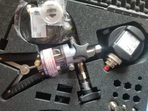 Pressure Calibrator With Pump