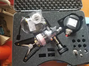 Pressure Calibrator With Pump