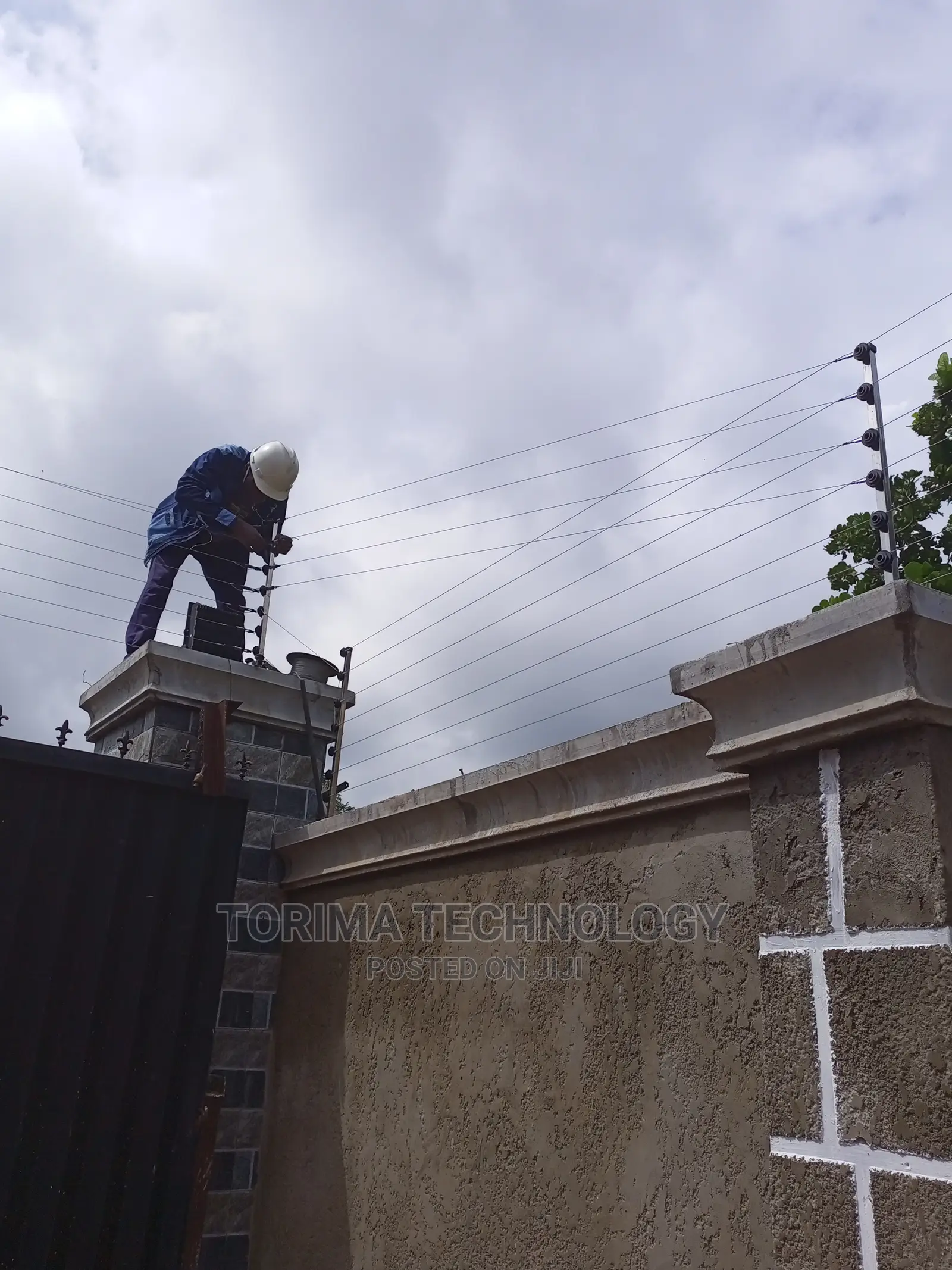 Active Electric Fence