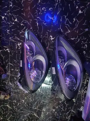 Head Lamp Porche Cayanne 2013