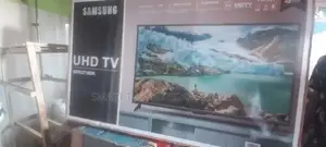 Samsung 65 Inches Smart TV With Netflix Facebook and Youtube