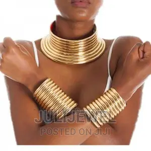 Collar Choker Necklace and Bangle