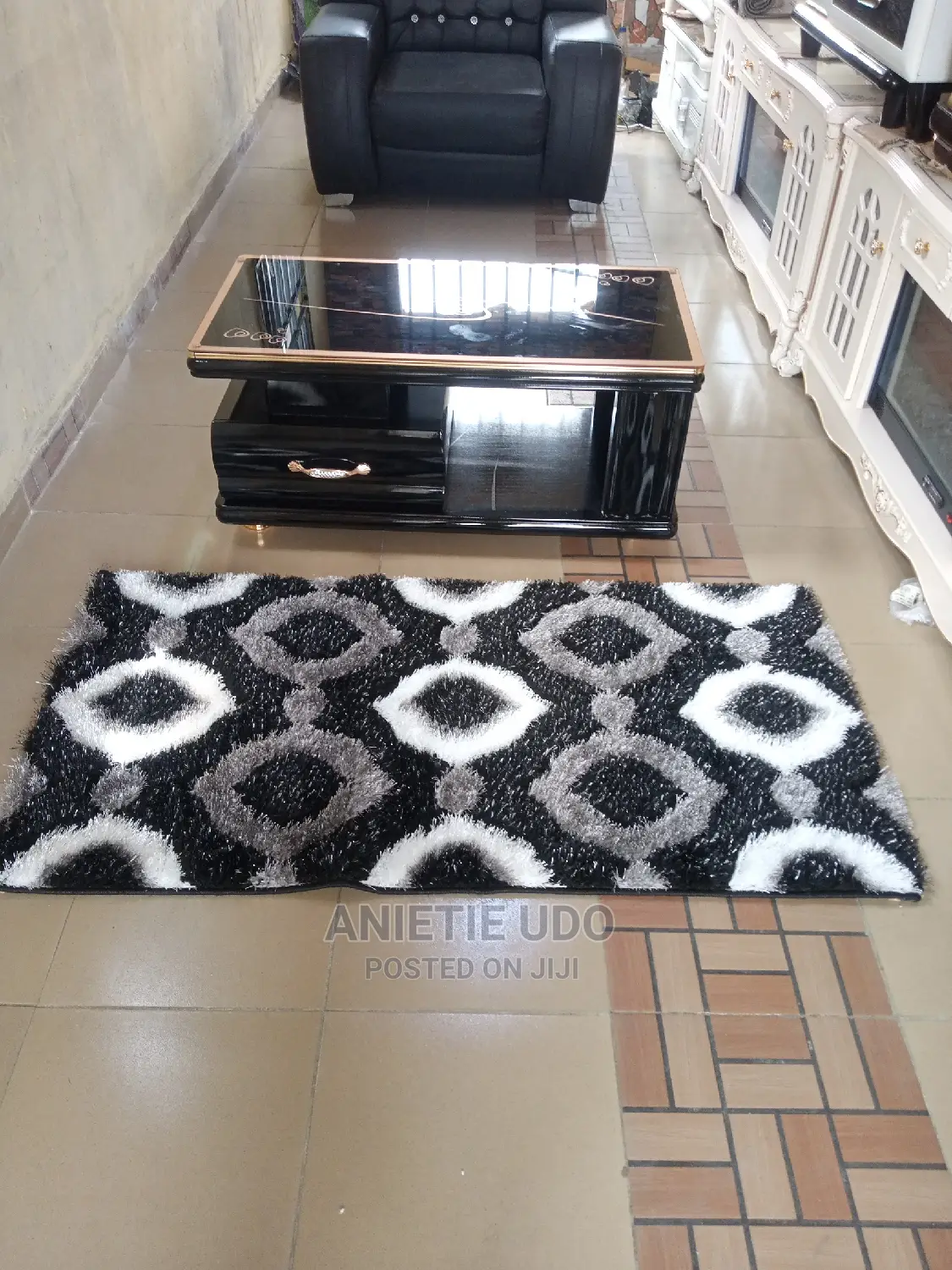 Table at Affordable Price