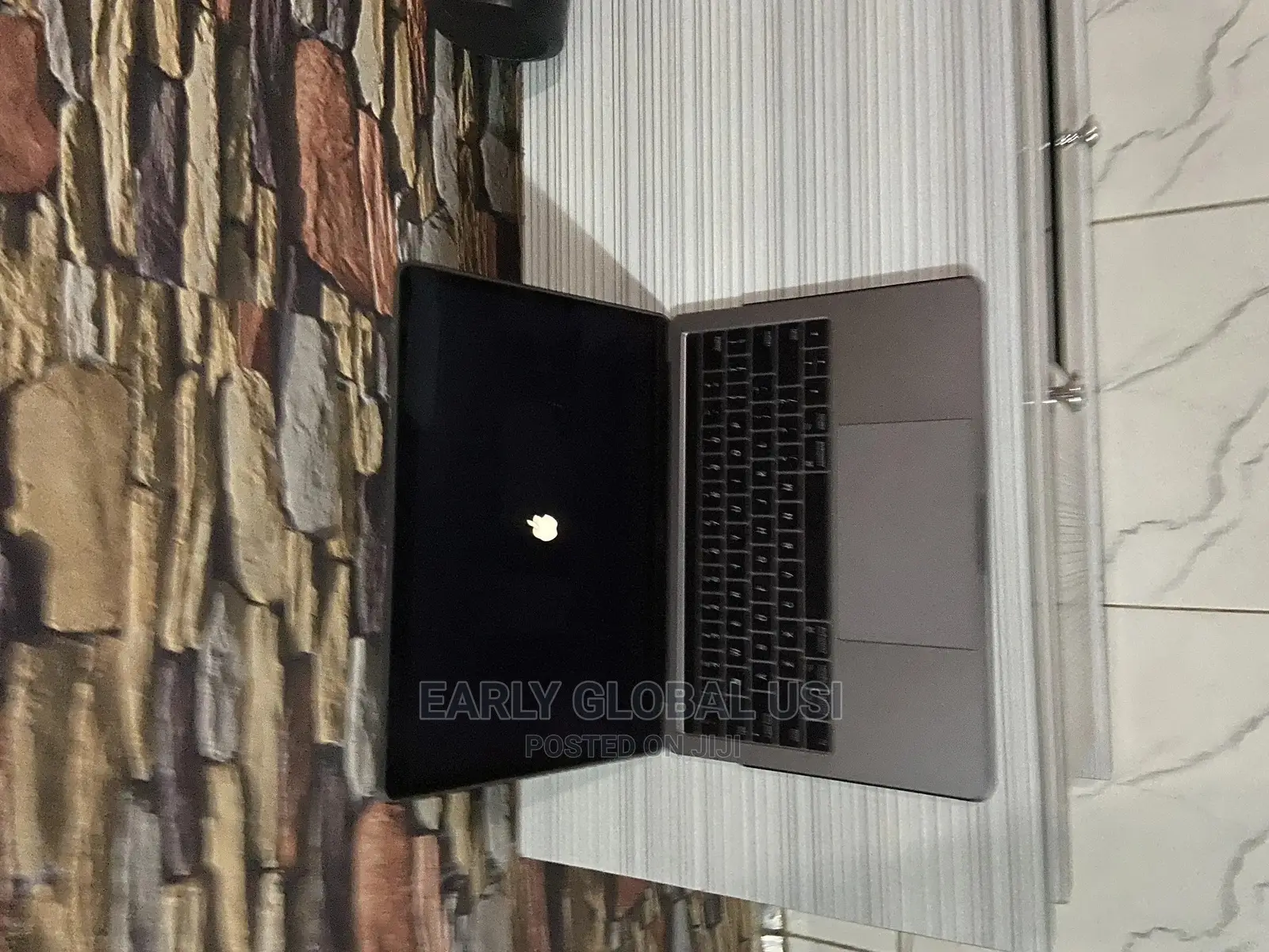 Laptop Apple MacBook Pro 2017 8GB Intel Core I5 SSD 256GB
