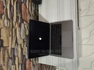 Laptop Apple MacBook Pro 2017 8GB Intel Core I5 SSD 256GB