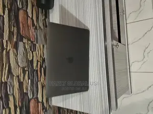 Laptop Apple MacBook Pro 2017 8GB Intel Core I5 SSD 256GB