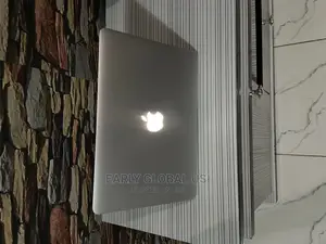 Laptop Apple MacBook Pro 2015 8GB Intel Core I5 SSD 512GB