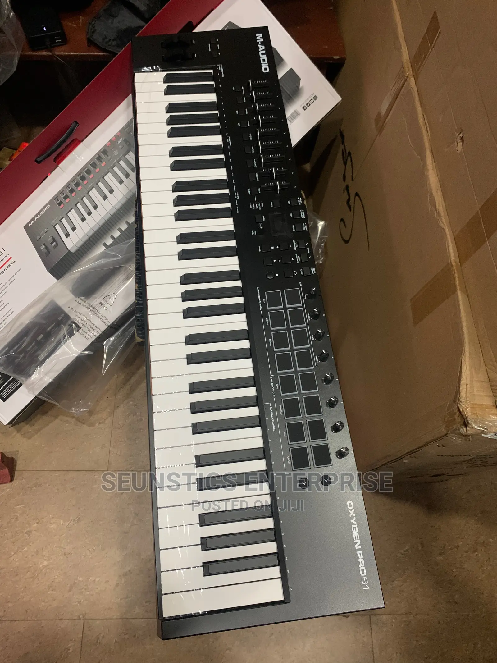 M- Audio Oxygen Pro 61 Midi Keyboard/Piano