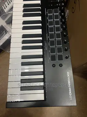 M- Audio Oxygen Pro 61 Midi Keyboard/Piano