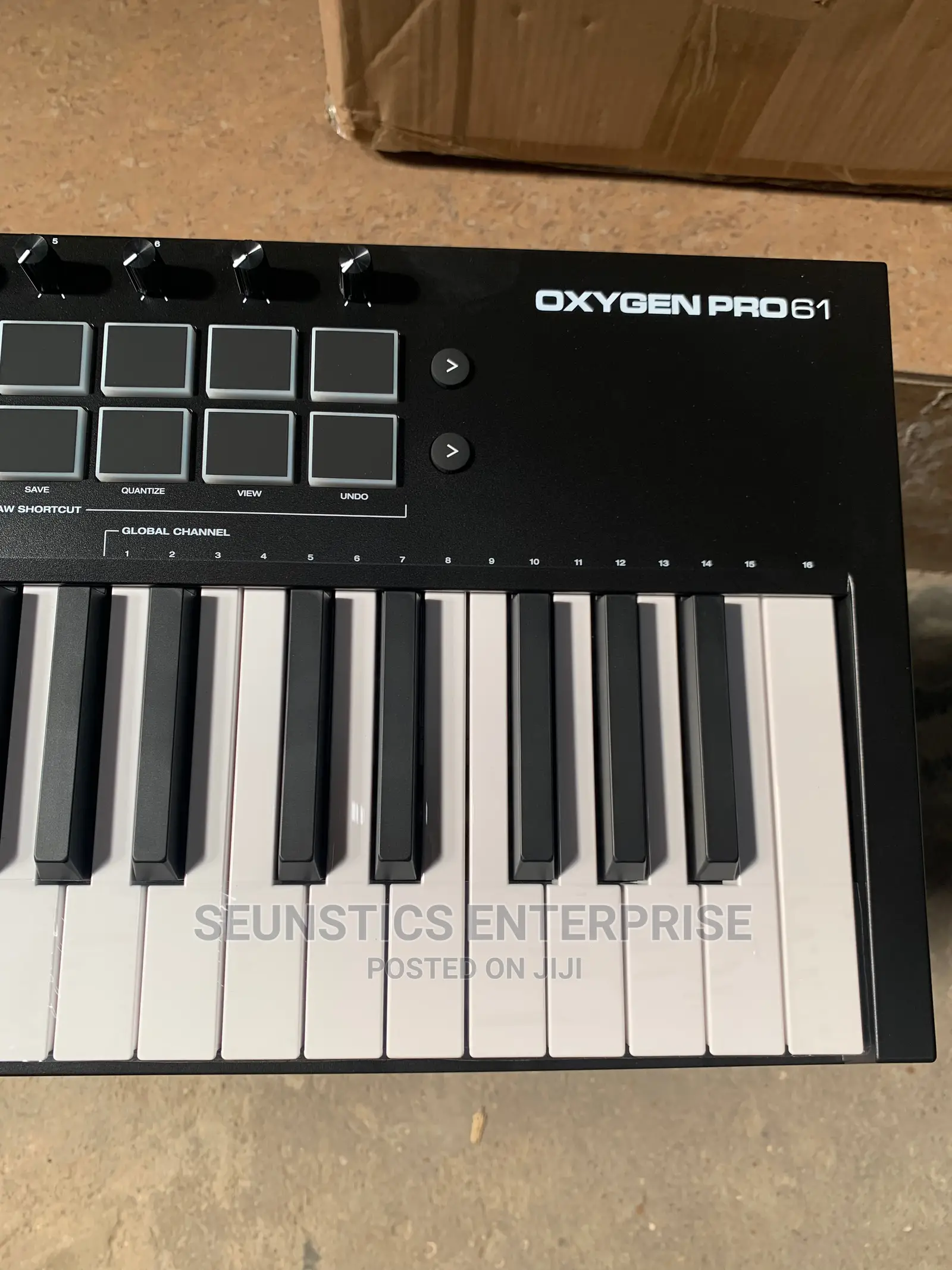 M- Audio Oxygen Pro 61 Midi Keyboard/Piano