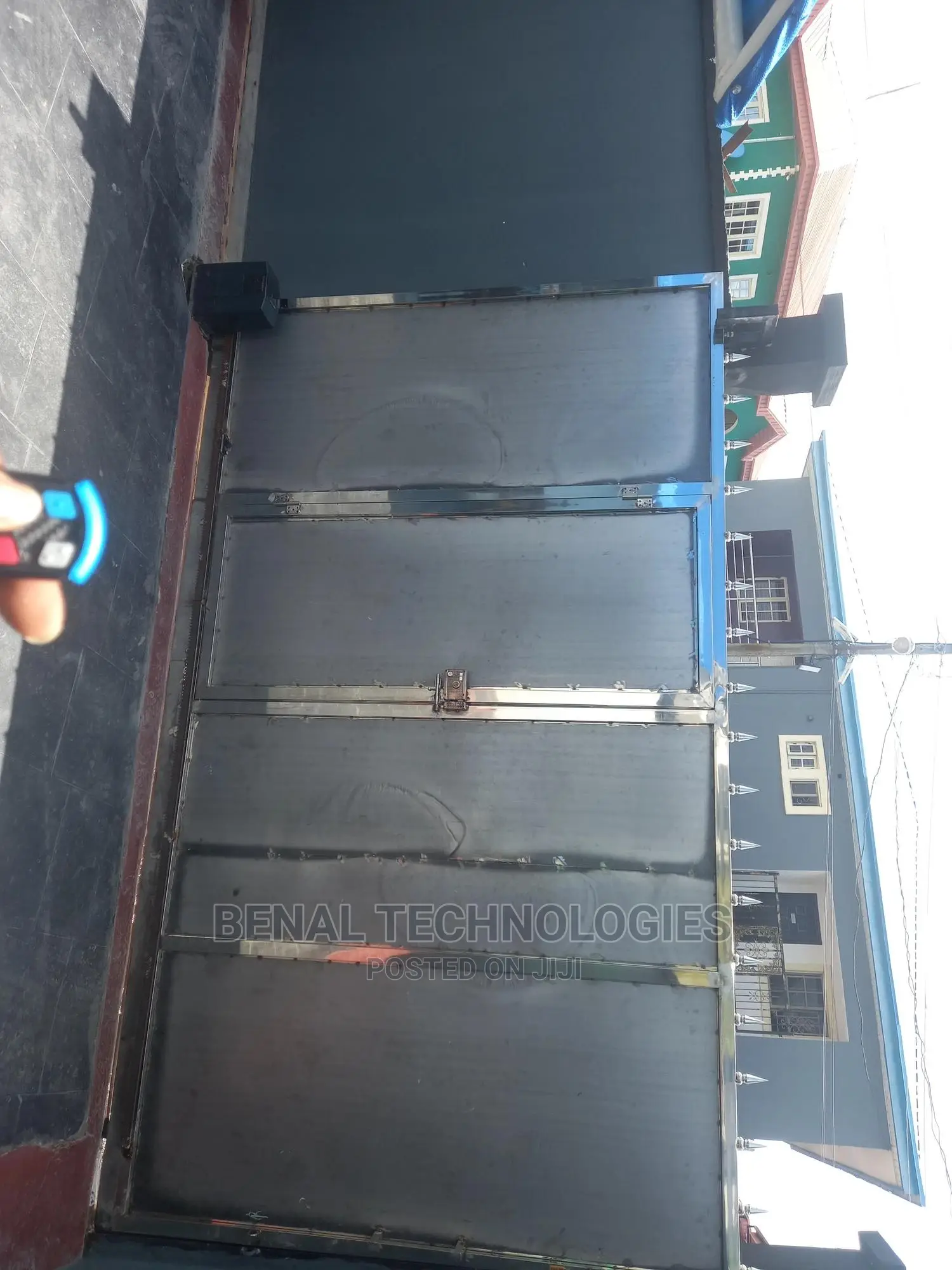 Very Quality Automatic Remote Gate Machine in SURULERE