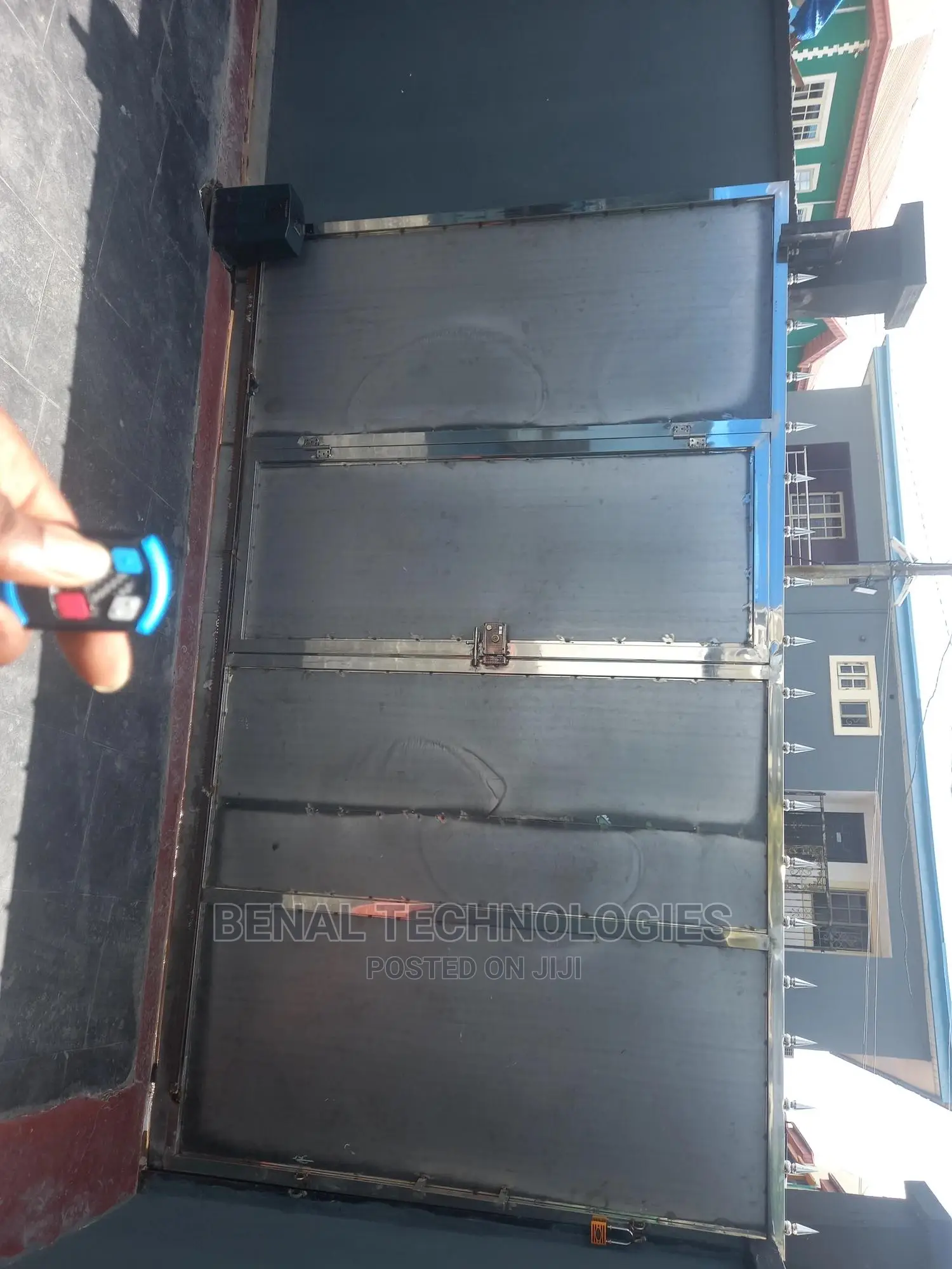 Quality Automatic Remote Gate Machine in Surulere