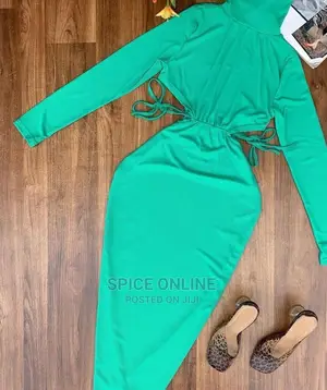 Vvip: Classic Midi Gown
