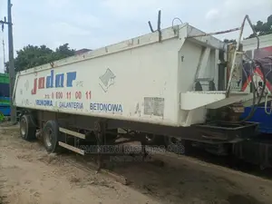 Tipping Bucket Tripple Axisel 40 Tons