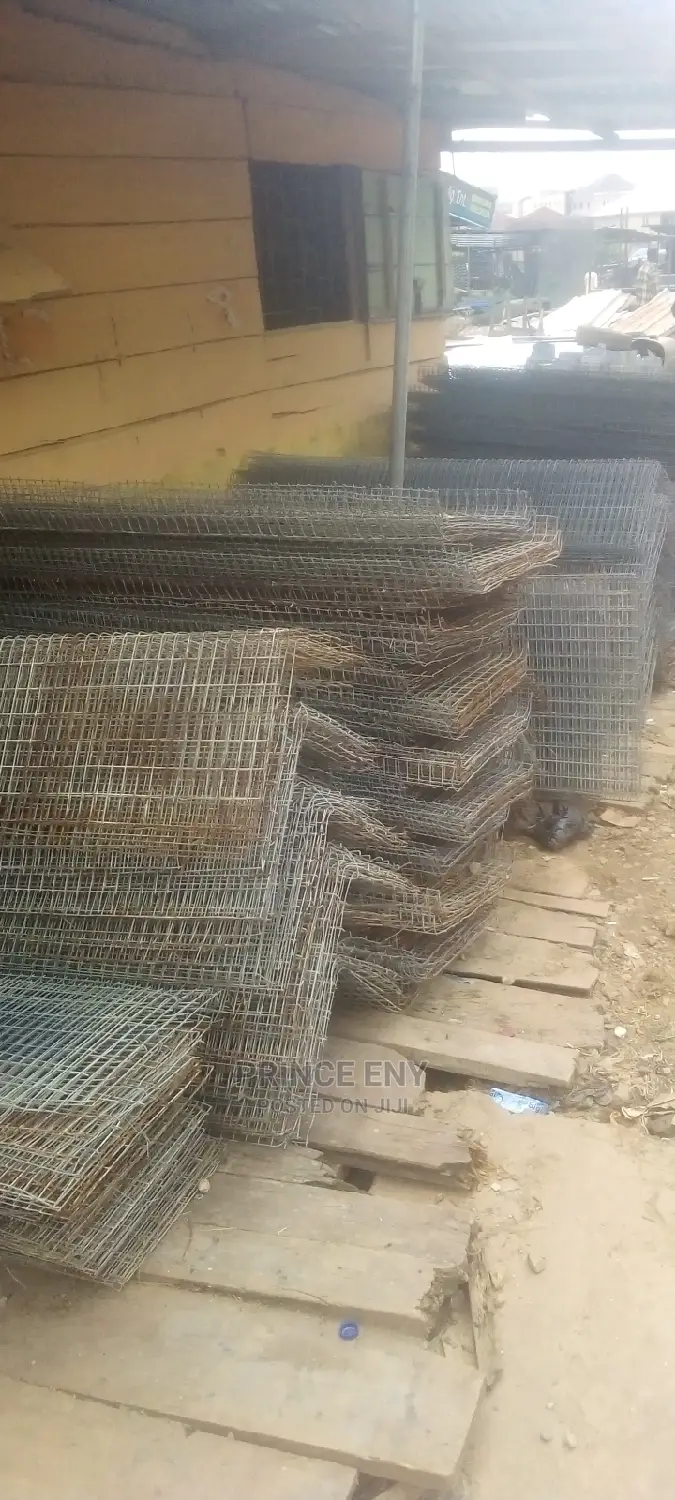 Fairly Used Layers Cage