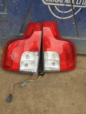 Volvo Xc90 Headlight 2013 Model