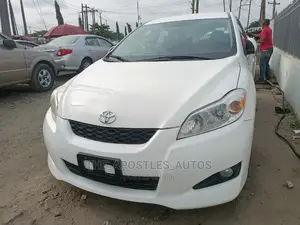 Toyota Matrix 2010 White