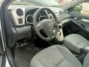 Toyota Matrix 2010 White