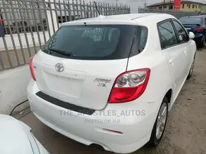 Toyota Matrix 2010 White