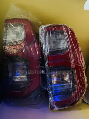 Real Light Hilux 2021