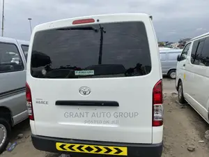 Toyota HiAce 2013 White