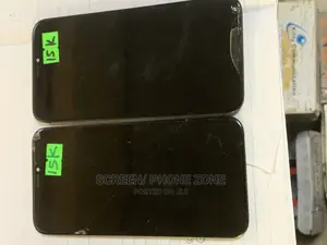 iPhone XR Screen With Minor Cracks