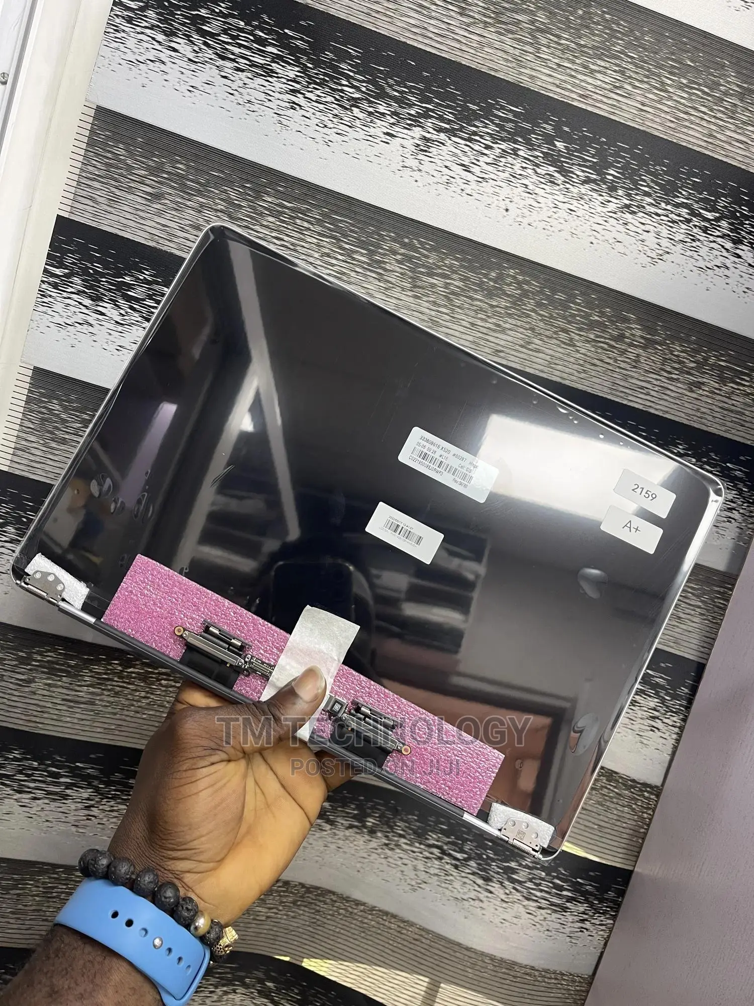 Macbook Pro Original Screen