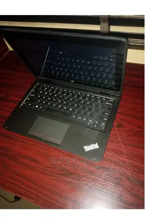 Laptop Lenovo ThinkPad Yoga 4GB Intel Core I3 SSD 256GB