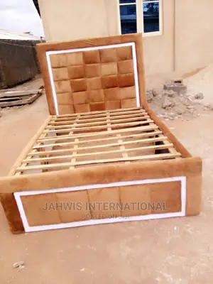 Quality 4.5 X 6ft High Back Rest Padded Bedframe.