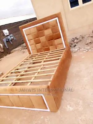 Quality 4.5 X 6ft High Back Rest Padded Bedframe.