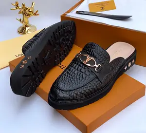 Louis Vuitton Lúxury Leather Half Shoe