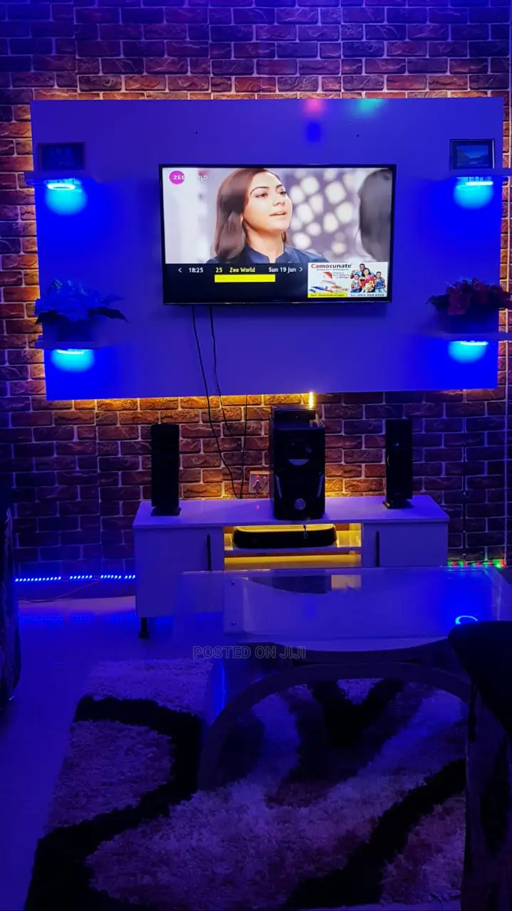 Television Stand / Tv Console