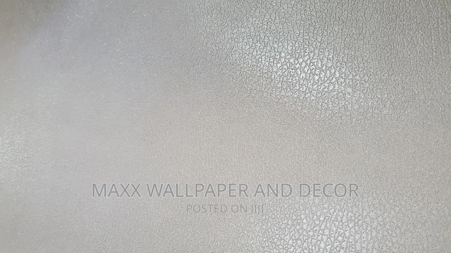 Plain Wallpapers Gives You Room for Other Unique Designs
