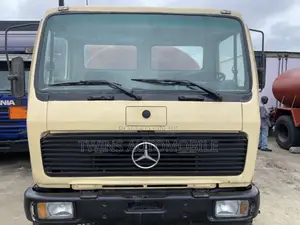 Mercedes-Benz 1413 Water Tanker Truck Beige