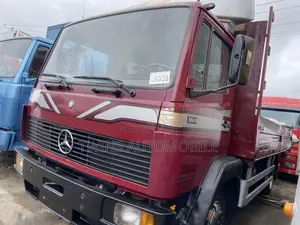 Mercedes-Benz 814
