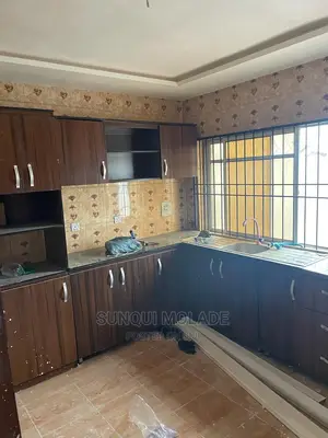 Furnished 3bdrm Apartment in Fagba for rent