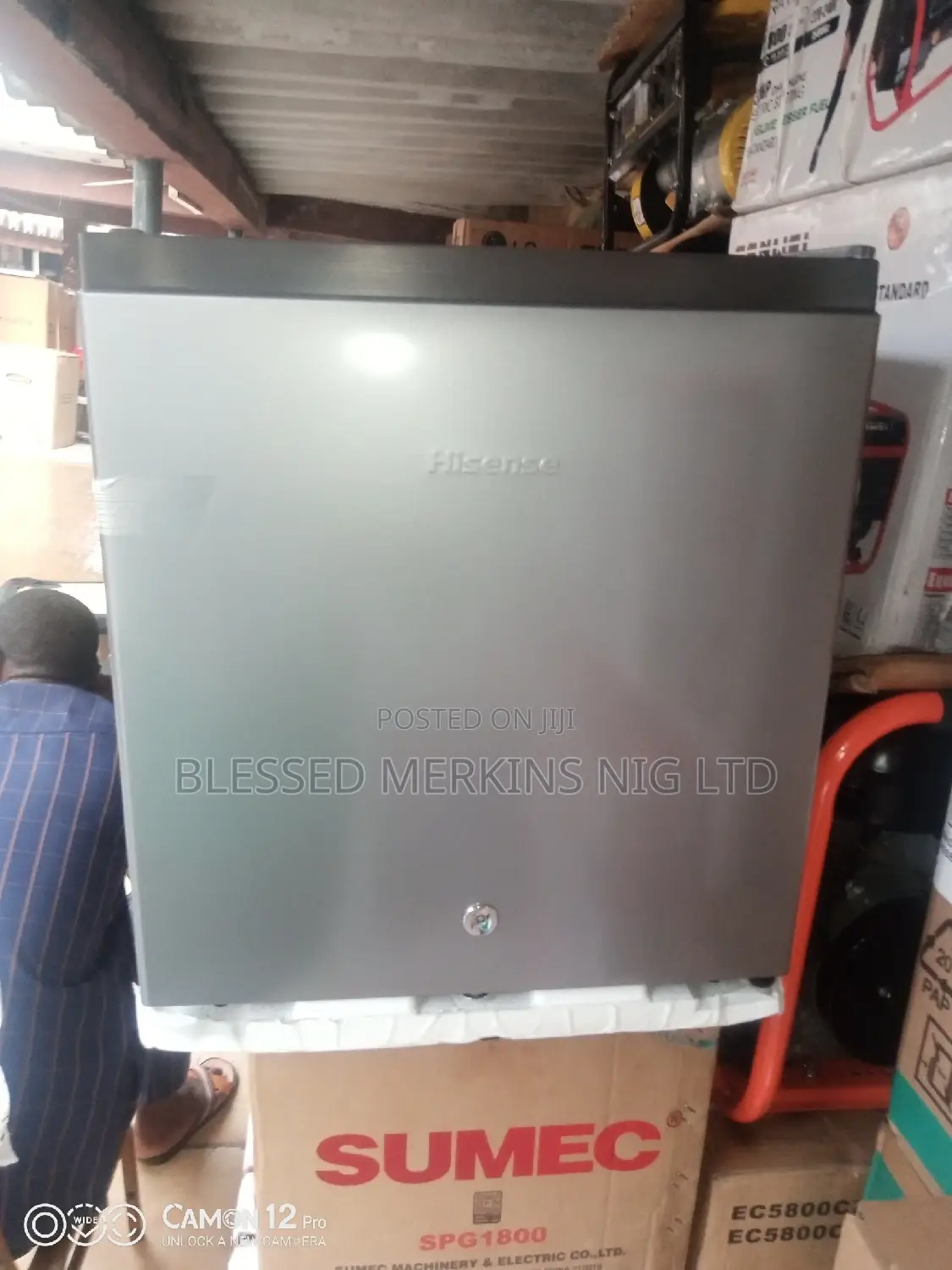 Hisense Bedside Fridge REF45DR