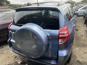 Toyota RAV4 2011 Blue