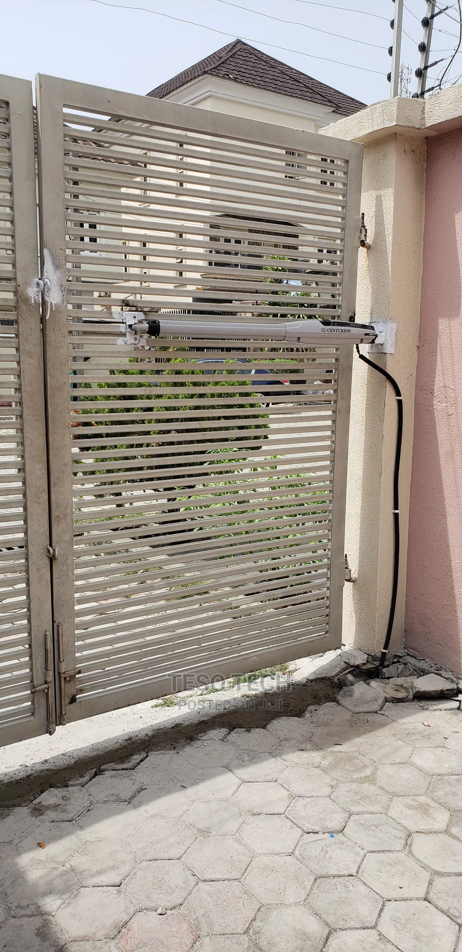 Commercial Swing Gate Operator