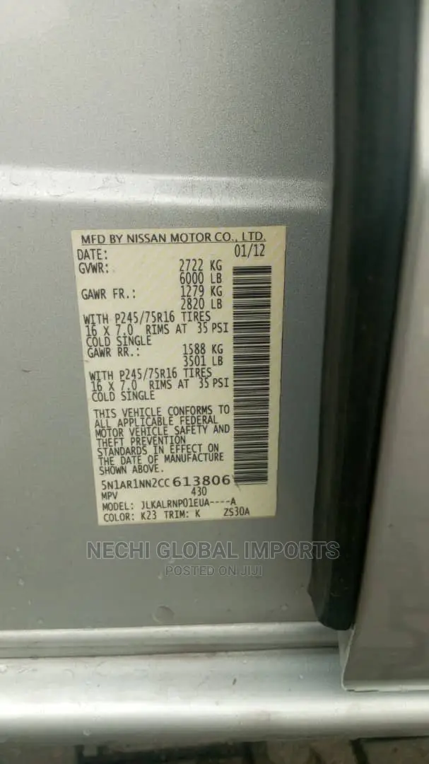 Nissan Pathfinder LE 2012 Silver