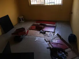 Furnitures Installer
