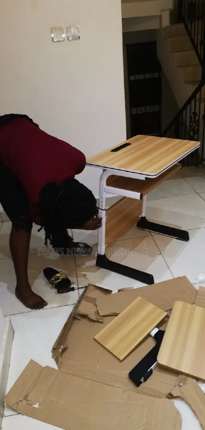 Furnitures Installer