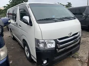 Toyota HiAce 2010 White