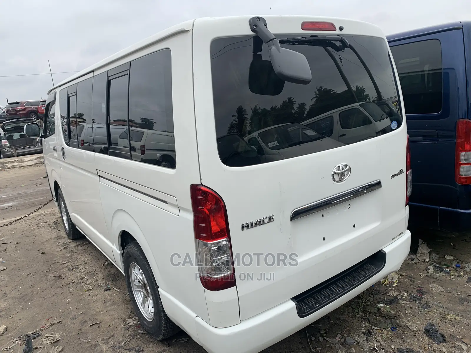 Toyota HiAce 2010 White