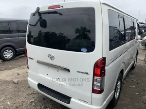 Toyota HiAce 2010 White