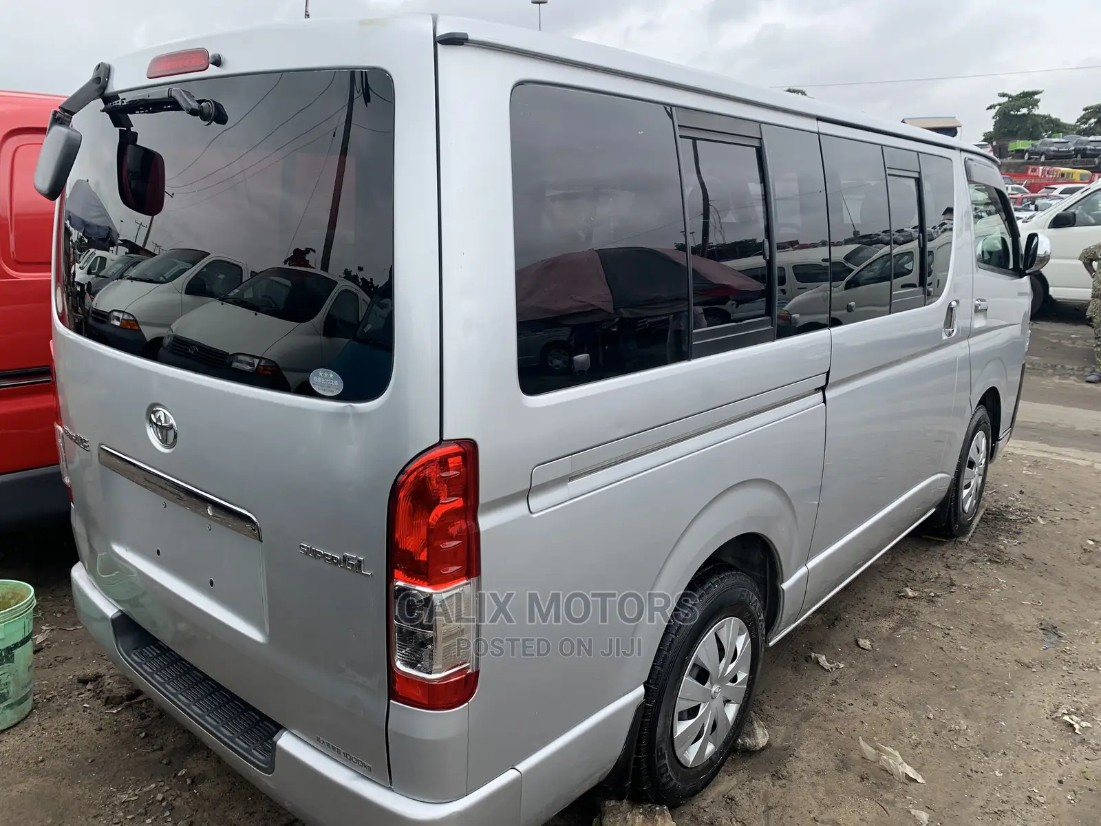 Toyota HiAce 2010 Silver