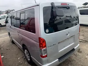 Toyota HiAce 2010 Silver