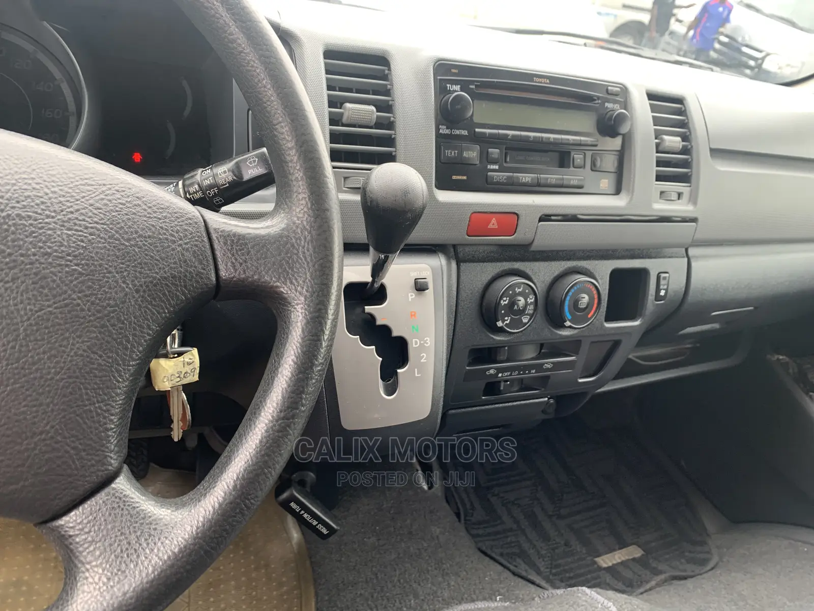 Toyota HiAce 2010 Silver